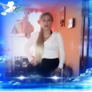 Meet your Posher, Cecilia